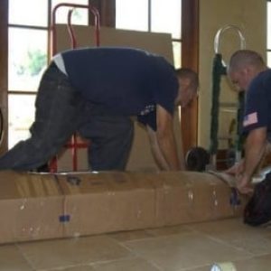 Moving help. Hire a crew of moving men